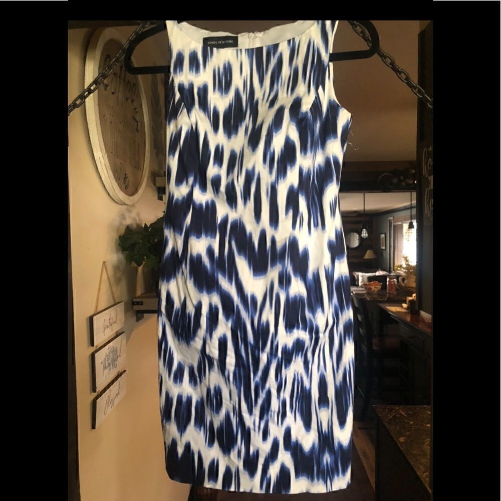 Jones New York summer dress built-in slip slit in the back zippers down back